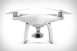 This is a DJI Phantom 4 Drone from the innovation lab. Image from digitallife.gr